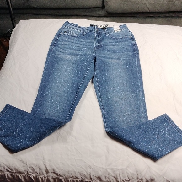 Judy Blue Denim - NWT Judy Blue women's mid  waist relaxed fit jeans size 5/27